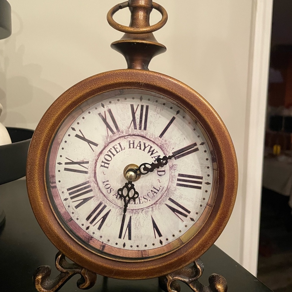 Hotel Hayward Clock